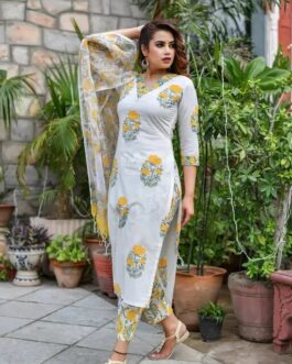 Keitra Women Block Printed kurta and pant set with Dupatta